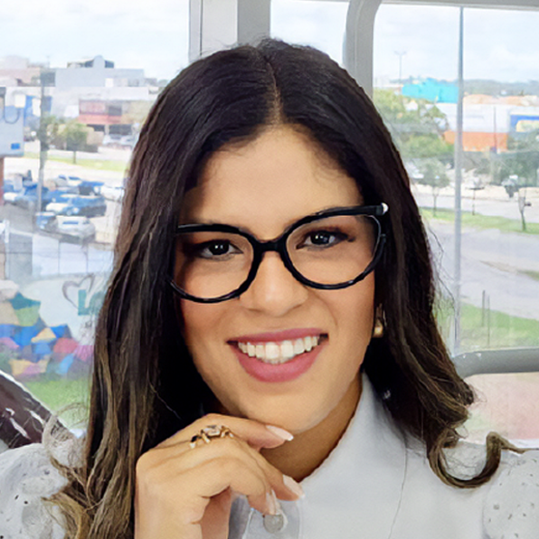 Foto da Quadrada Dra. kayze Duarte Especialista em Endodontia na Espaço Odonto DF