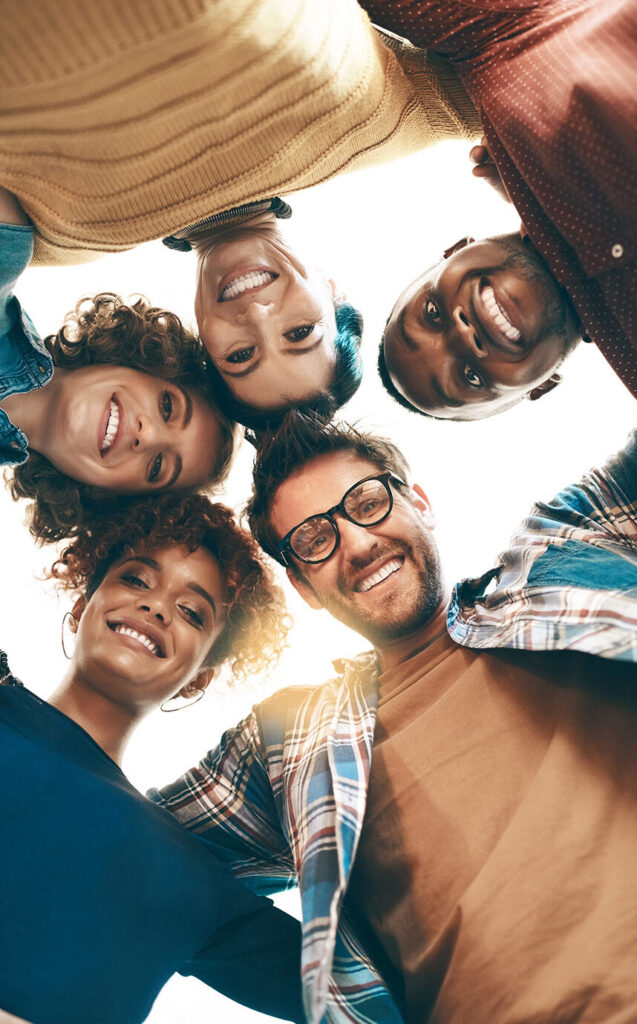 Pessoas Felizes por poder contar com a Clínica Espaço Odonto